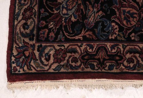 Fine Sarouk Carpet