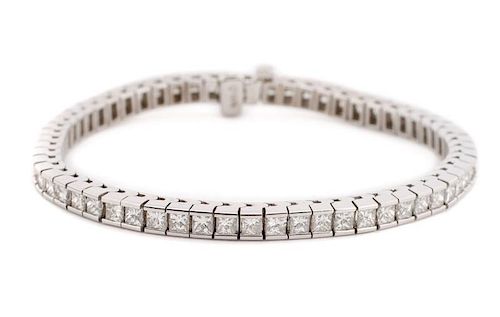 Ladies 18k White Gold & Diamond Tennis Bracelet