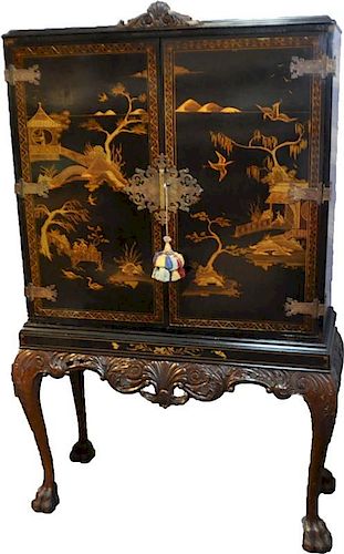 ELEGANT CHINOISERIE LACQUER WRITING CABINET DESK