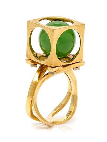 * A Modernist 18 Karat Yellow Gold and Nephrite Jade Ring, 8.90 dwts.