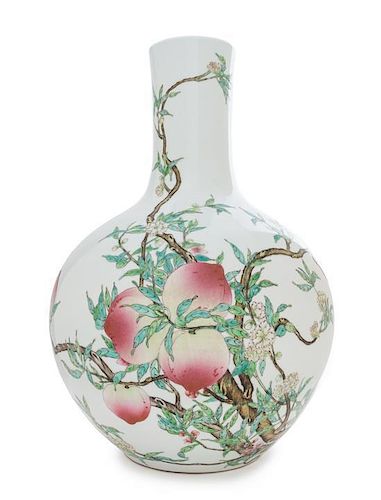 A Large Famille Rose Porcelain Vase, Tianqiuping Height 21 3/4 inches. 粉彩蟠桃圖大天球瓶，高21.75英吋