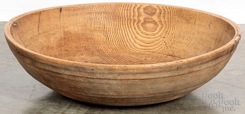 Large turned bowl, 19th c.