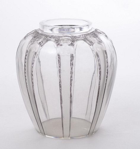 Lalique Glass "Cariatides" Vase, Marchilhac No. 924