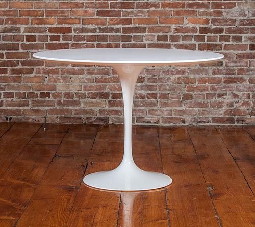 Style of Eero Saarinen White Lacquered Round Table
