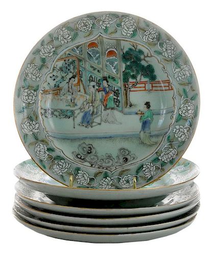 Six Chinese Export Celadon-Ground 外销瓷绿地粉彩人物碗碟五件，10英寸，19世纪，中国
