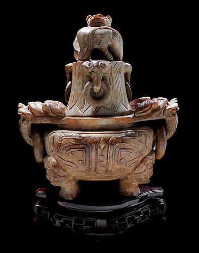 Hardstone Carved Lidded Urn 带雕花木托架硬玉雕虎符钮盖三足鼎，高10英寸，20世纪，中国