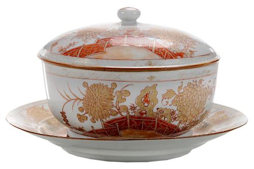 Chinese Export Porcelain Round Tureen 外销瓷菊花纹盖碗和碗托，18世纪，中国