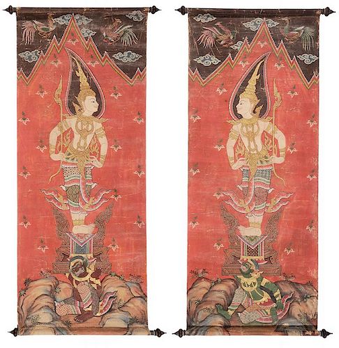 Two Gilt Oil on Canvas Scrolls 金漆人物画帆布卷轴一对，70*27.75英寸，20世纪，泰国