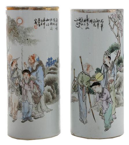 Two Cylinder-Form Porcelain Vases 五彩金边人物纹笔筒两只,11.25英寸,中国