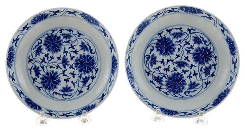 Pair Blue and White Shallow Floral 青花缠枝花纹碟一对,1.375*6英寸,19/20世纪,中国