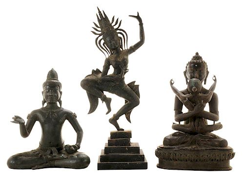 Three Tibetan Bronze Figures 青铜菩萨造像三件，最大的高18.75英寸，中国和泰国