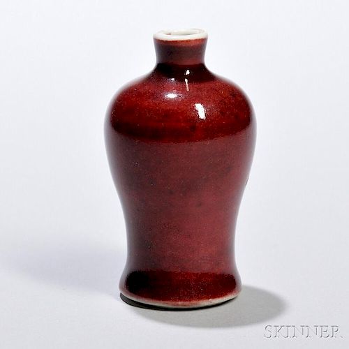 Langyao Miniature Meiping 郎窑撇口红釉小梅瓶，高2.75英寸，18世纪
