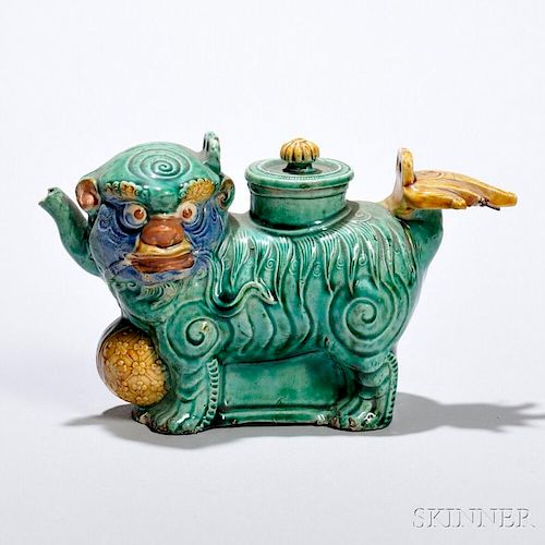 Ceramic Figural Shishi   Covered Ewer 绿釉狮子盖壶，高4.25英寸，18/19世纪,中国