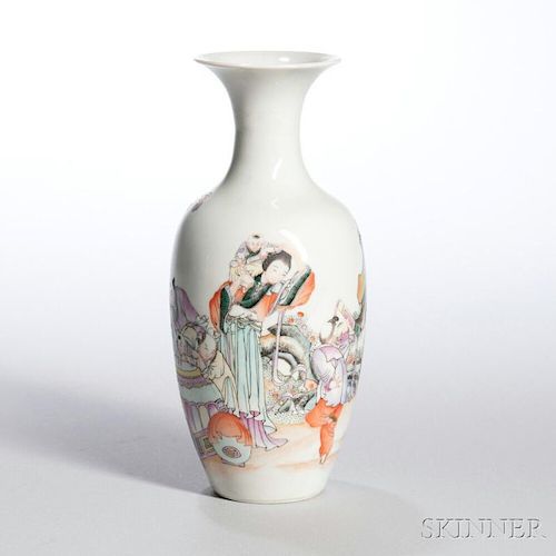 Famille Rose Vase 花园童戏粉彩柳叶瓶,高7.875英寸,19/20世纪,中国