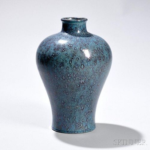 Robin's-egg Blue-glazed Vase 蛋清色釉梅瓶,高9.5英寸,20世纪,中国