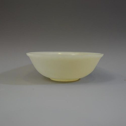 ANTIQUE CHINESE CARVED JADE BOWL - QING DYNASTY