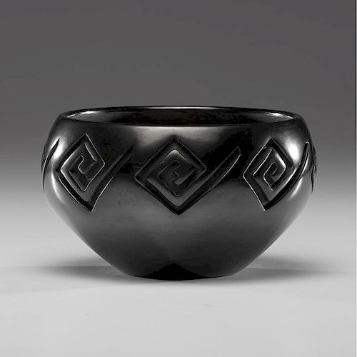 LuAnn Tafoya (Santa Clara, b. 1938) Carved Blackware Pottery Bowl
