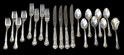 Gorham "Chantilly" sterling silver flatware. Includes 4 dinner forks, 4 salad forks, 7 teaspoons, 1 sugar spoon. 19.9 troy oz