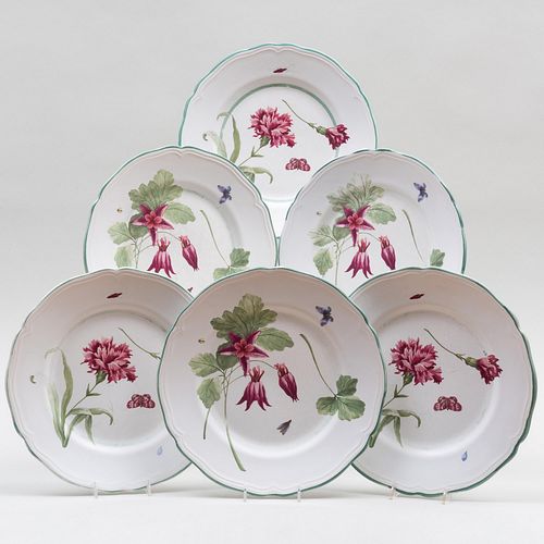 Set of Ten Colefax and Fowler Faience Style Dinner Plates Decorated  with Insects and Flowers