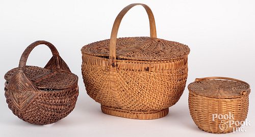 Three splint lidded gathering baskets, 19th c., la