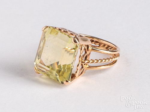 18K gold and emerald cut Heliodor ring