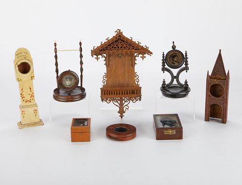 8 Decorative Watch Displays and Decorations