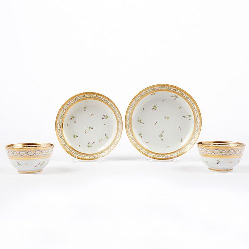 Set of Chinese Export Porcelain Tea Bowls & Saucers