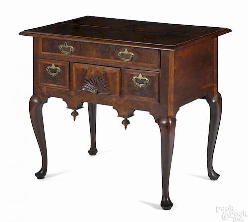 Boston Queen Anne burl walnut veneer dressing table, ca. 1760, with a shell carved drawer
