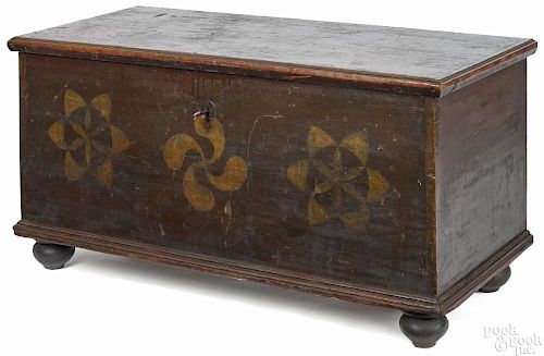 Glenrock, York County, Pennsylvania painted pine blanket chest, early 19th c.
