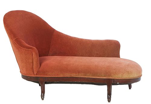 Louis XV Style Carved Walnut Recamier, early 20th c., the rounded curved upholstered backrest, above an upholstered curved seat, in pink velvet uphols