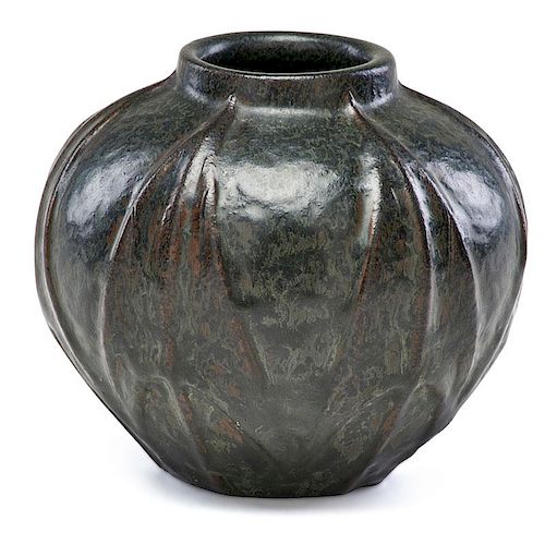 VAN BRIGGLE Vase with leaves