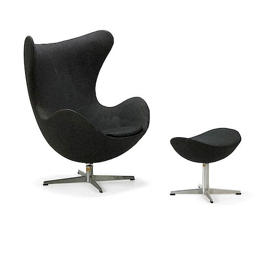ARNE JACOBSEN Early Egg chair and ottoman