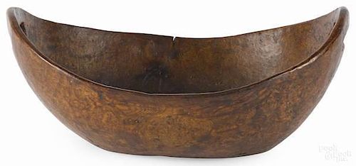 Large Woodlands Indian bowl, early 19th c., of