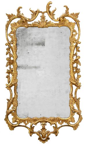Fine Chippendale Carved Giltwood Mirror