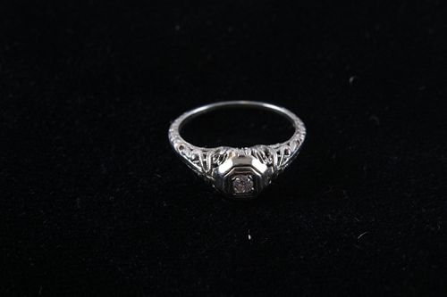 Vintage Diamond & 18k White Gold Ring