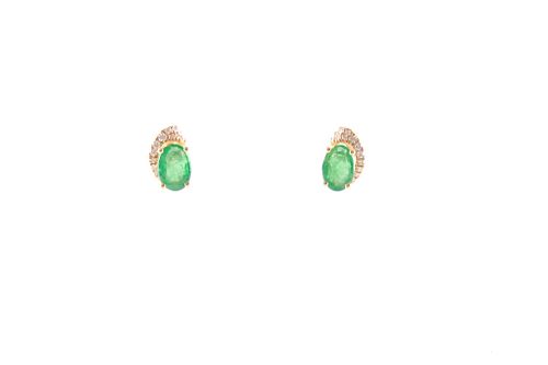 Pristine Emerald Diamond 18k Yellow Gold Earrings