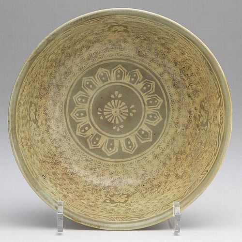 ANTIQUE Chinese Celadon Light Grey Glaze Bowl, SONG period. 6 3/4" x 2 3/4" H