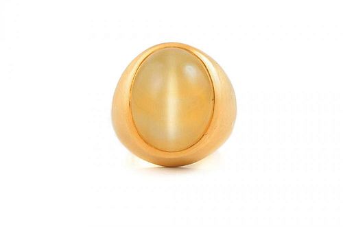 A Gold and Cat's Eye Men's Ring