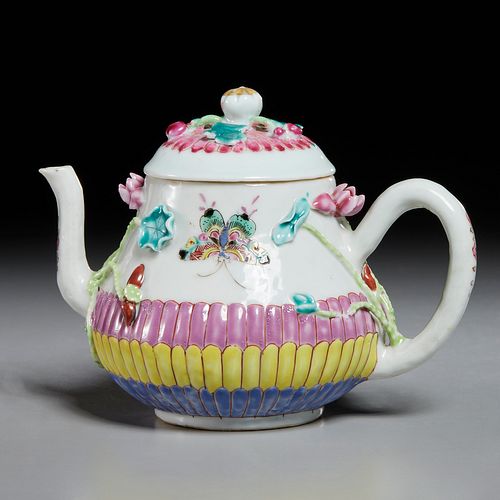 Chinese Export famille rose teapot