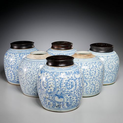 (6) Chinese blue and white porcelain jars