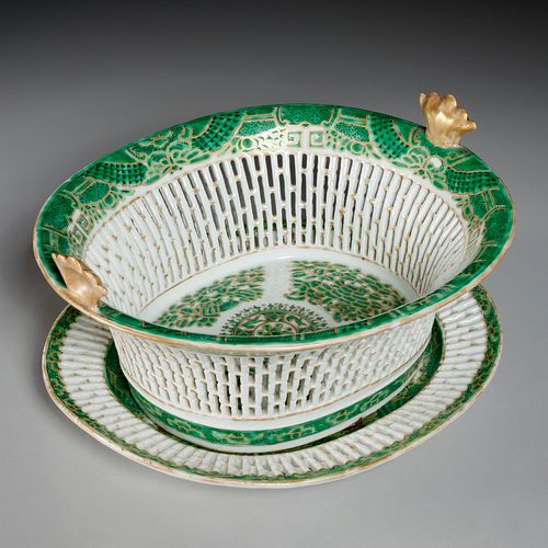 Chinese Export green Fitzhugh basket, under tray