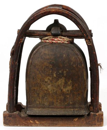CHINESE ANTIQUE BRONZE TEMPLE BELL