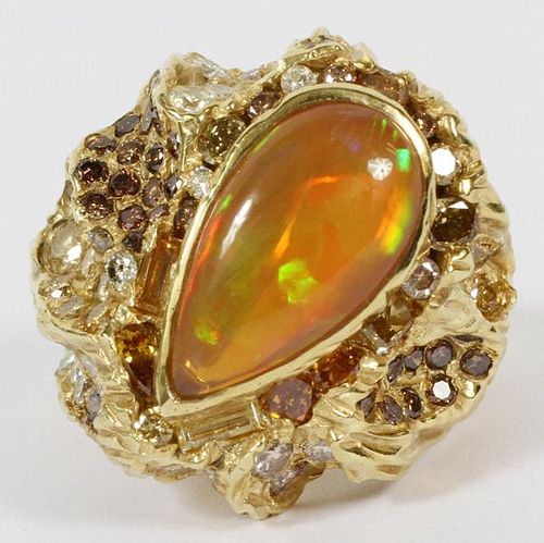 18KT YELLOW GOLD AND 6CT OPAL RING