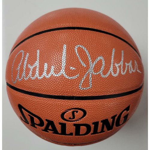 Kareem Abdul-Jabbar Signed Spalding Basketball (Beckett  COA)