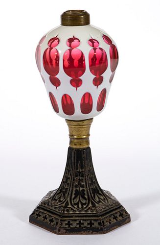 CUT-OVERLAY MOORISH WINDOWS KEROSENE STAND LAMP
