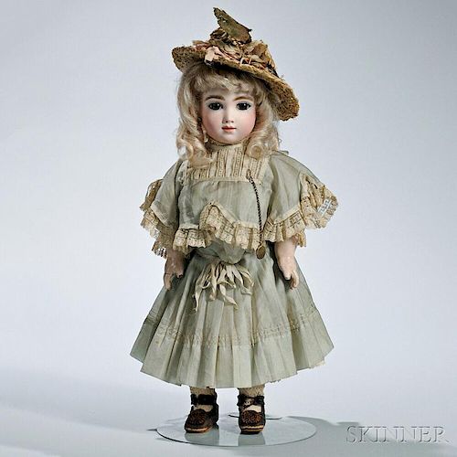 Bébé AT Andre Thuillier Bisque Head Doll