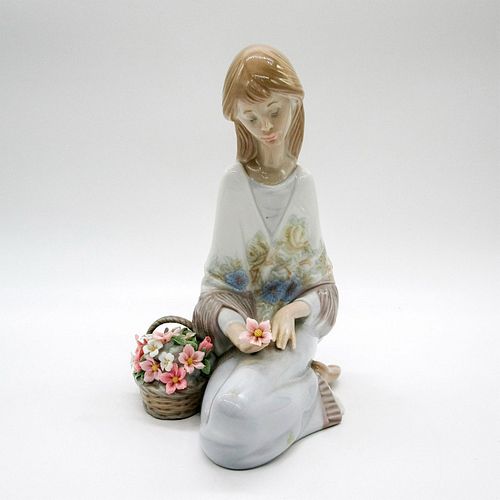 Flower Song 1007607 - Lladro Porcelain Figurine