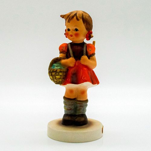 Goebel Hummel Figurine, School Girl