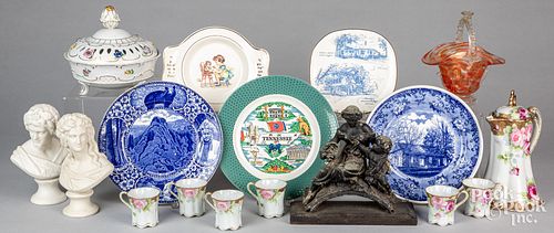 Group of porcelain and decorative accessories.