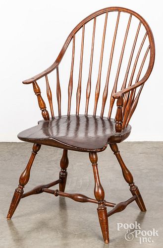 Continuous arm Windsor chair